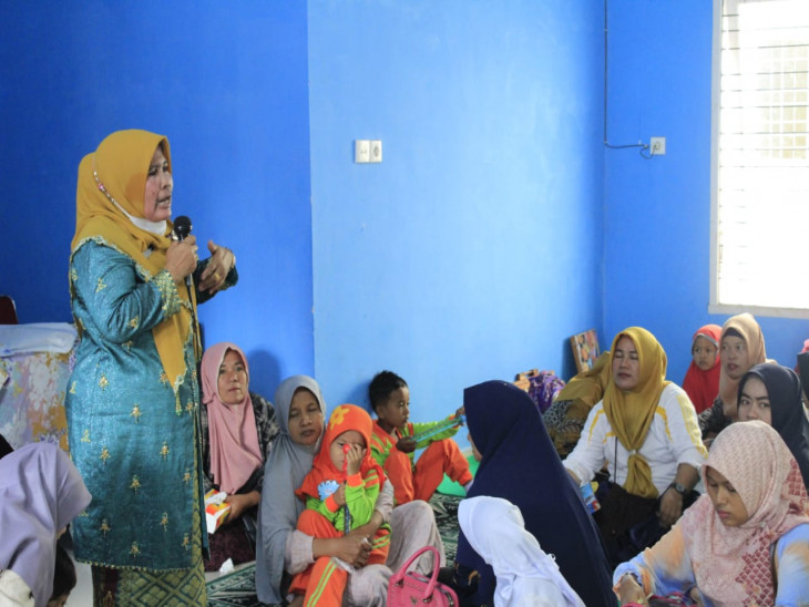 Dispersip Kampar Ajarkan Literasi di usia dini dengan mewarnai