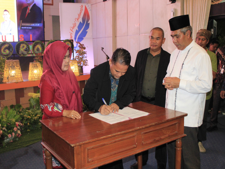 Balai Bahasa Universitas Lancang Kuning Adakan MOU Dengan DISPERSIP Kampar