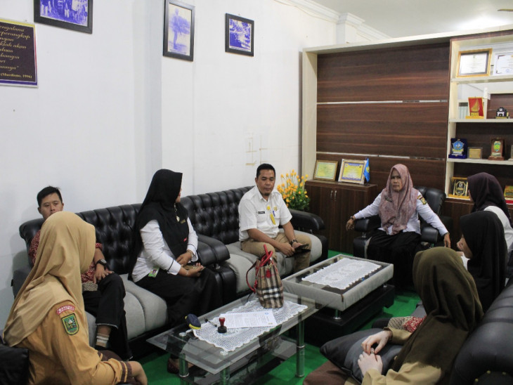 Dispersip terima kunjungan SLB Gunung Sahilan 