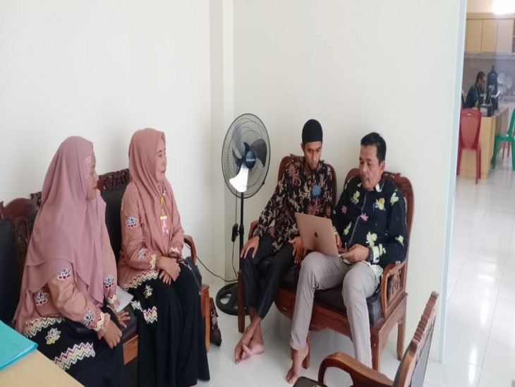 Dispersip Kampar melakukan pendampingan pembinaan dalam rangka mempercepat akreditasi perpustakaan