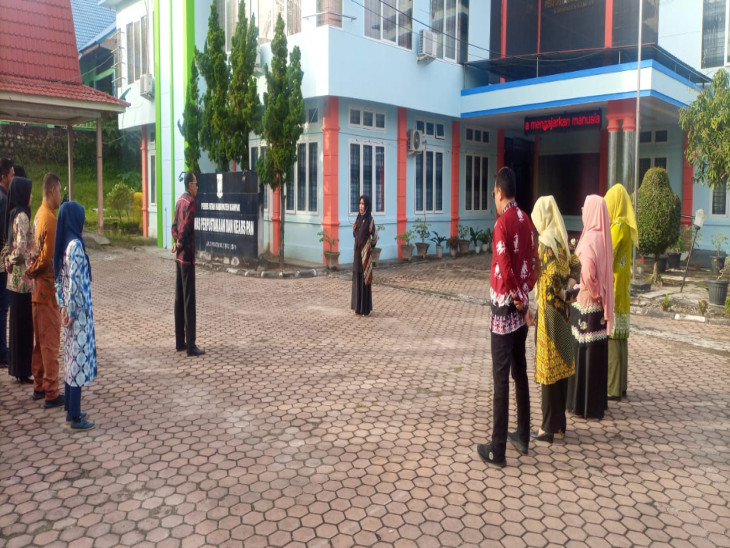 Menjelang Purna Tugas Nurhasani Tetap Pimpin Apel pagi Dispersip