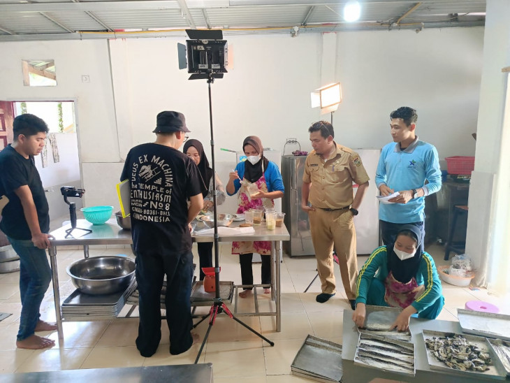 Tim Perpusnas RI syuting video TPBIS di kampar