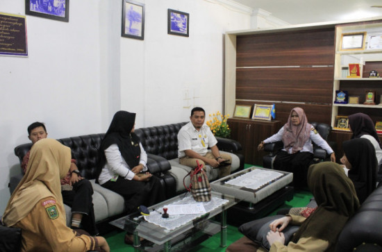 Dispersip terima kunjungan SLB Gunung Sahilan 