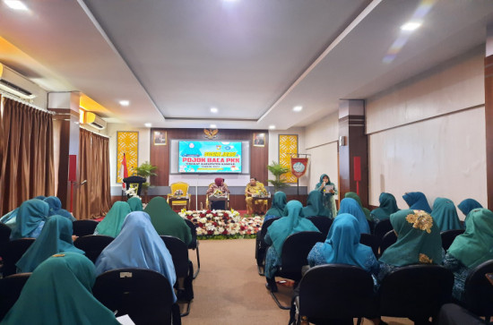 Kadispersip Kampar Diundang sebagai Narsum pada acara sosialisasi Pojok Baca Keluarga dan Komunitas