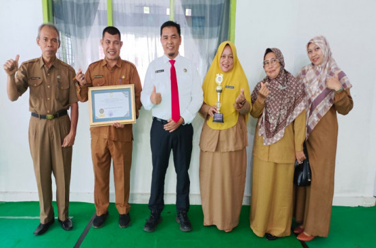 Dinas Perpustakaan dan Kearsipan Kampar berhasil meraih juara 1 penghargaan pelayanan Publik 2023