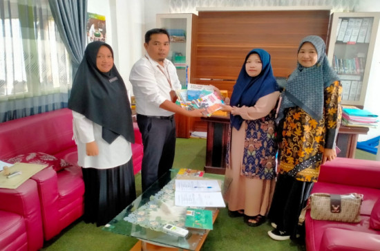 Serah Terima Pinjam Pakai Buku Dengan Perpustakaan MTSN 1 Kampar