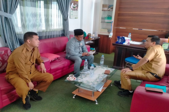 Pertemuan Ketua Komisi II DPRD dan Dispersip Kampar bahas bangun masyarakat dengan Literasi