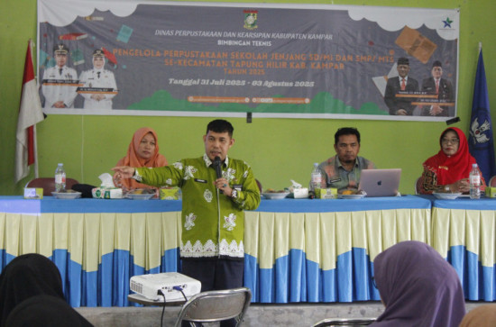 Dispersip dan Korwil Tapung Hilir Dinas Pendidikan adakan Bimbingan teknis Pengelolaan Perpustakaan